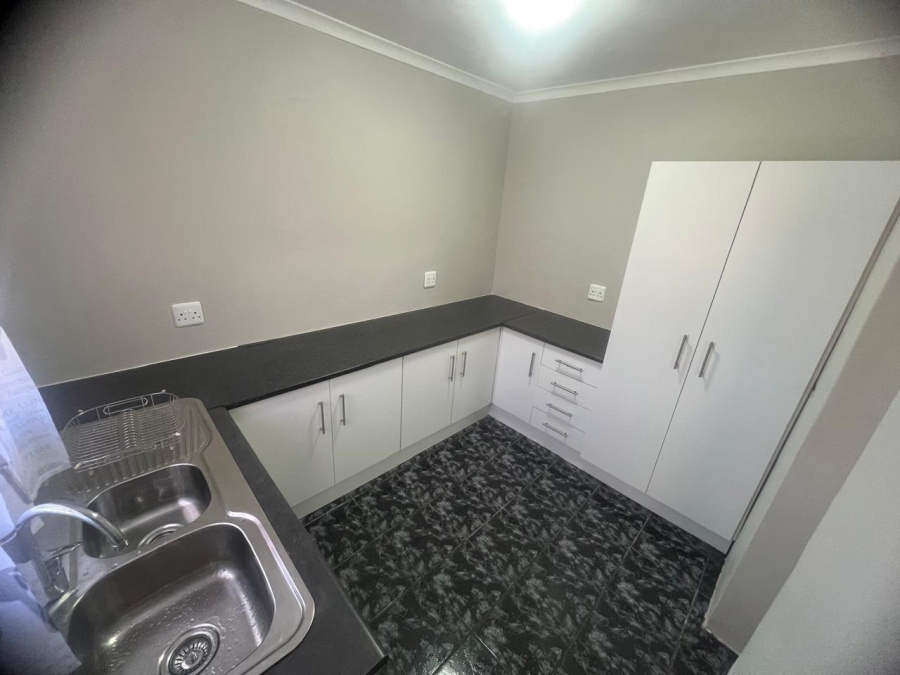 4 Bedroom Property for Sale in Pellsrus Eastern Cape